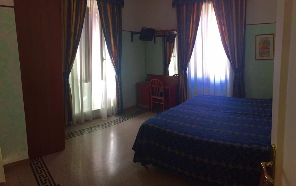Hotel Miramare Ладисполи Номер фото