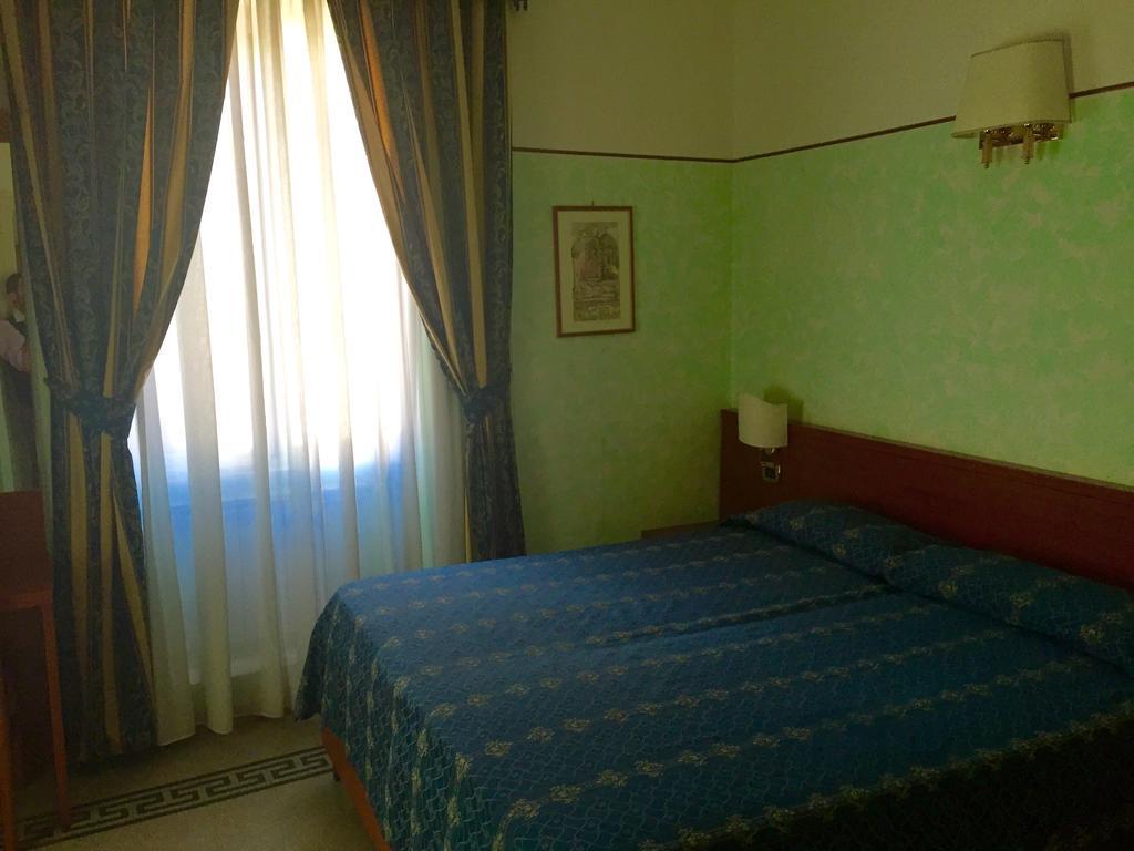Hotel Miramare Ладисполи Номер фото